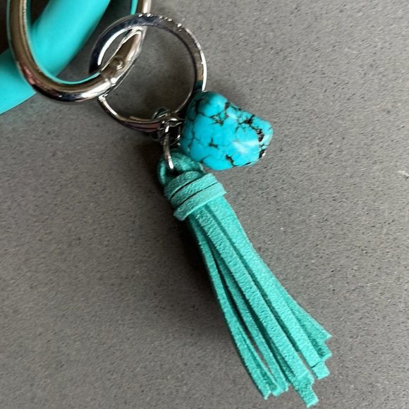 NWT EMMA Turquoise Key Ring Bracelet - Picture 3 of 3